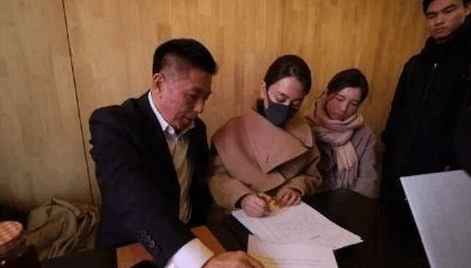 寺湾镇中心学校组织观看《我的未来谁做主》【PG麻将网页版入口】(图2) PG麻将网页版入口